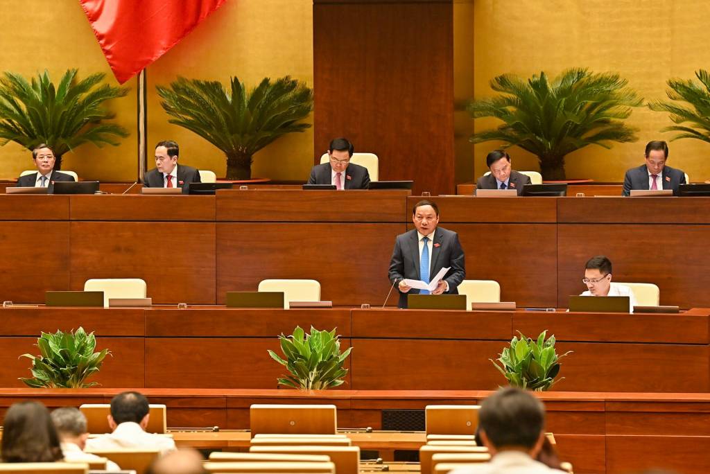 Ủy ban Thường vụ Quốc hội tổ chức chất vấn và trả lời chất vấn tại phiên họp thứ 14