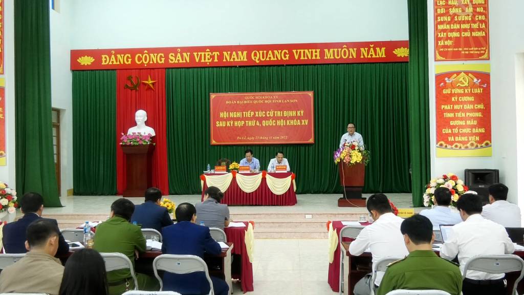 Đoàn đại biểu Quốc hội tỉnh tiếp xúc cử tri định kỳ sau kỳ họp thứ 4, Quốc hội khoá XV tại các cụm xã trên địa bàn huyện Văn Quan