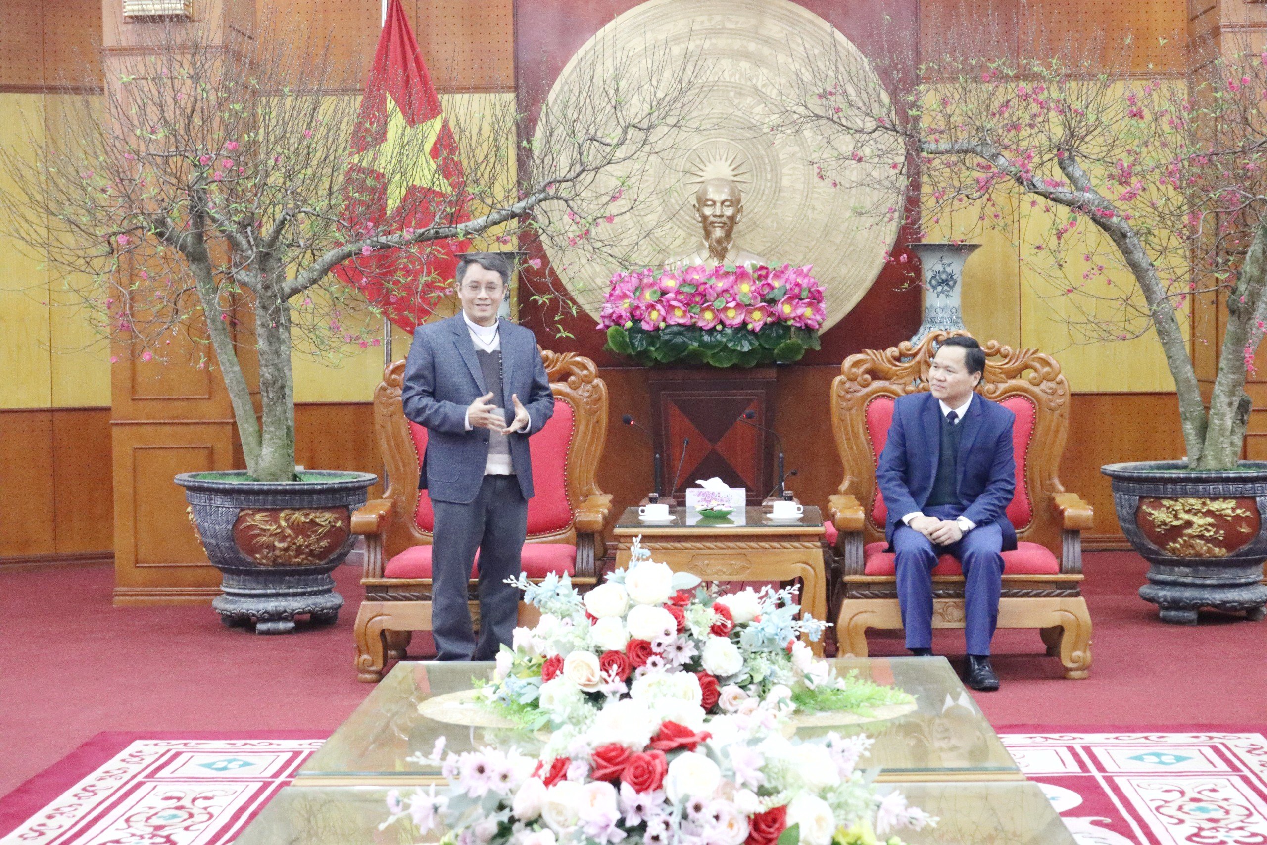 Đoàn đại biểu Tòa Giám mục Lạng Sơn chúc Tết Thường trực HĐND tỉnh