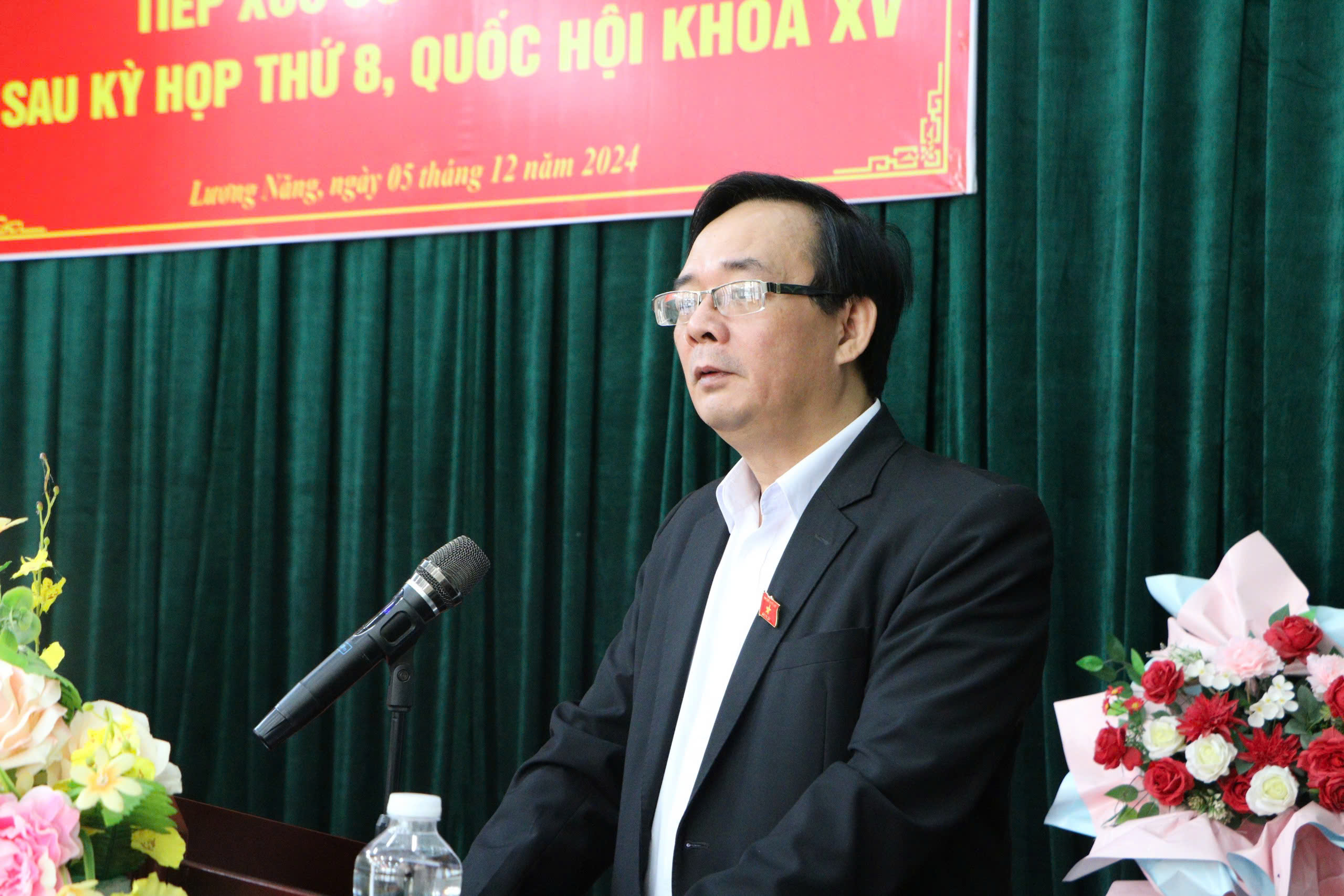 Đoàn đại biểu Quốc hội tỉnh tiếp xúc cử tri sau Kỳ họp thứ 8,  tại huyện Văn Quan