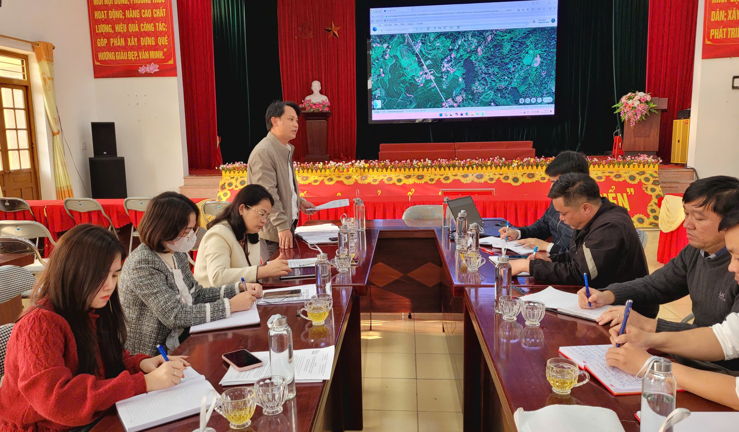 Lãnh đạo Ban Dân tộc HĐND tỉnh khảo sát và làm việc về kiến nghị xây dựng tuyến mương tại thôn Khòn Riềng, xã Tân Đoàn