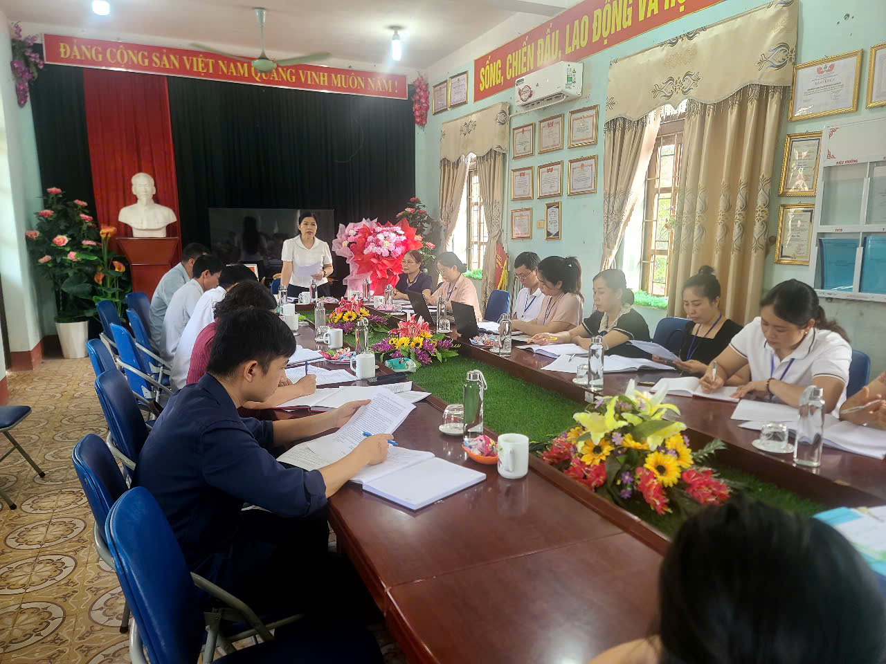 Ban Văn hóa - Xã hội HĐND xã Đình Lập giám sát tại Trường tiểu học 1 xã Đình Lập