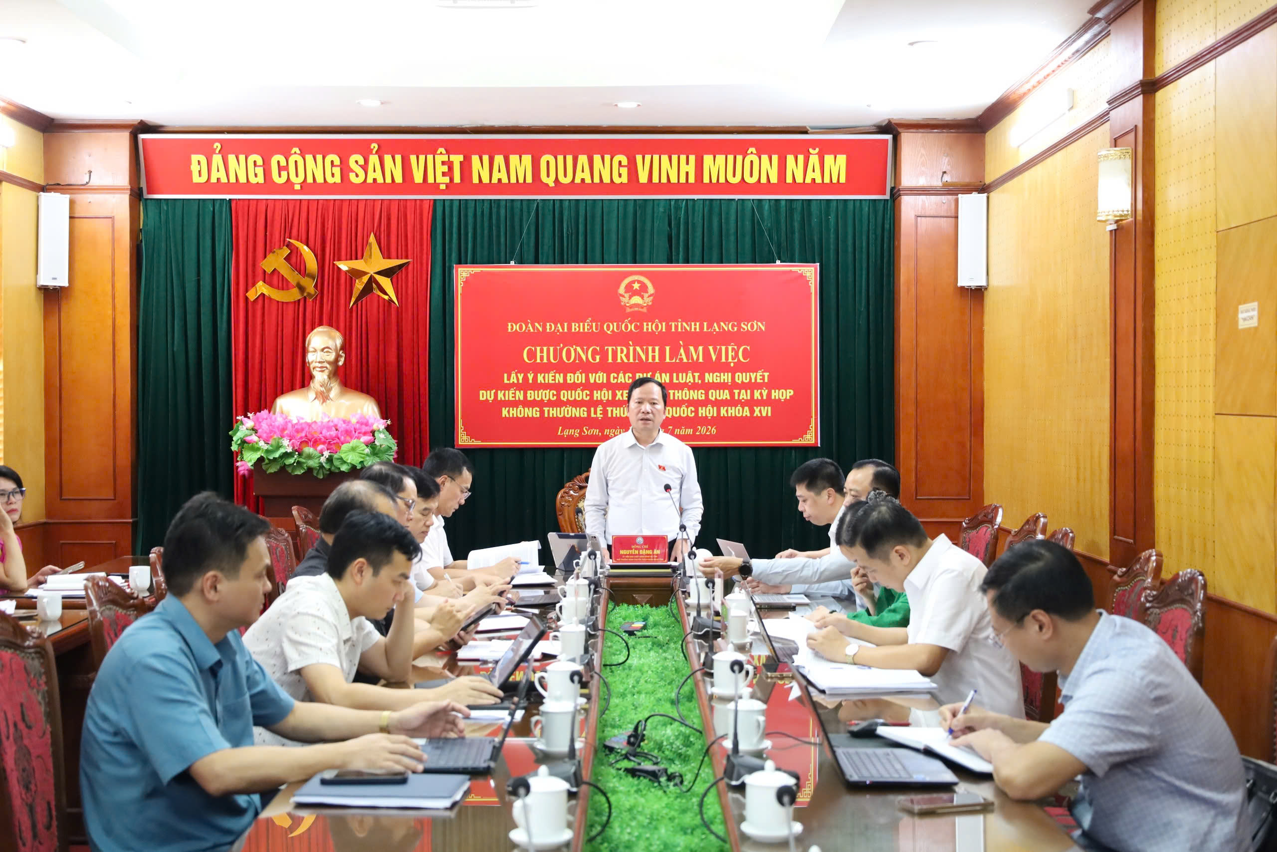 Đoàn đại biểu Quốc hội tỉnh lấy ý kiến góp ý đối với 8 dự thảo luật  thuộc lĩnh vực tư pháp và y tế