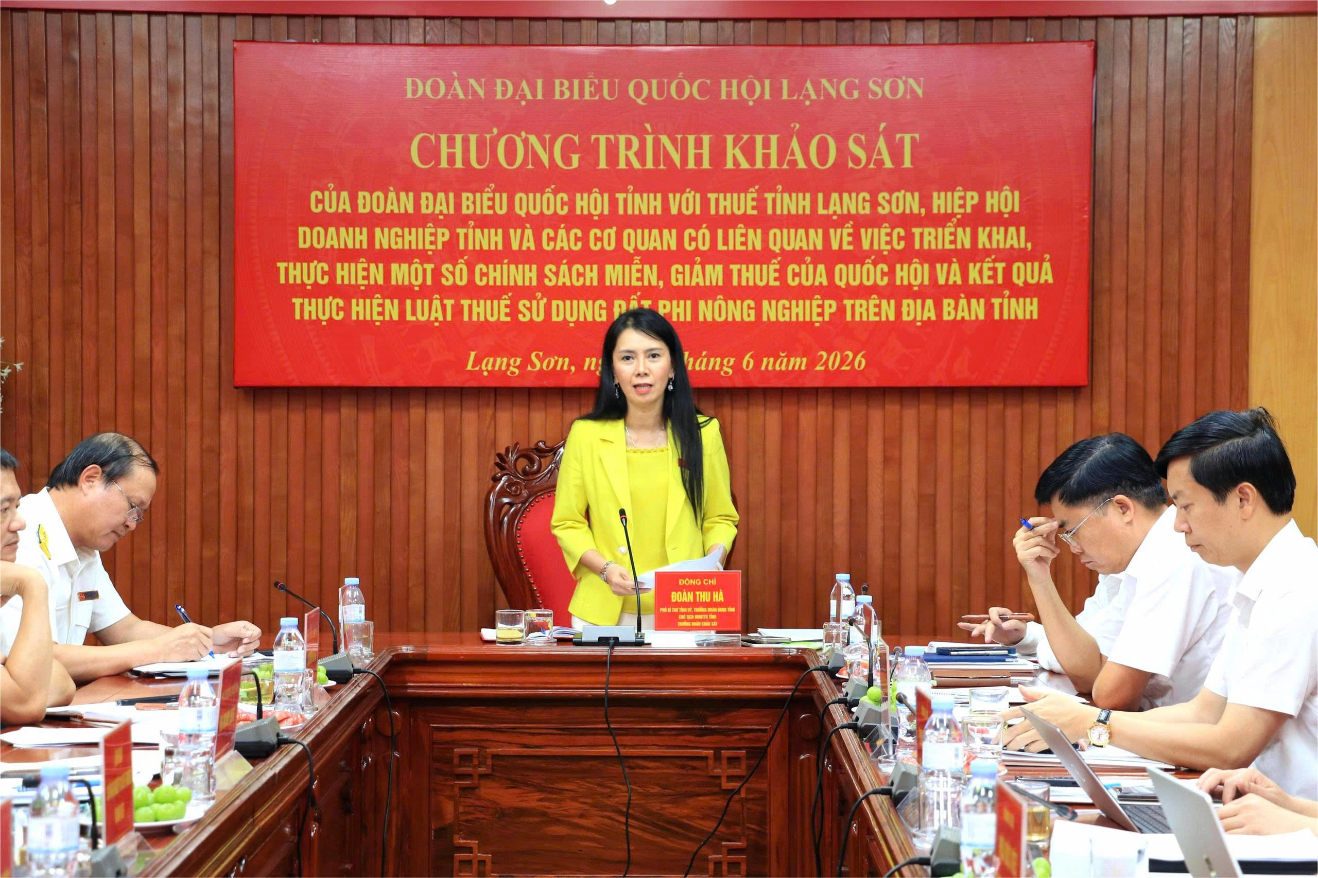 Đoàn đại biểu Quốc hội tỉnh khảo sát việc thực hiện  chính sách thuế tại Thuế tỉnh Lạng Sơn