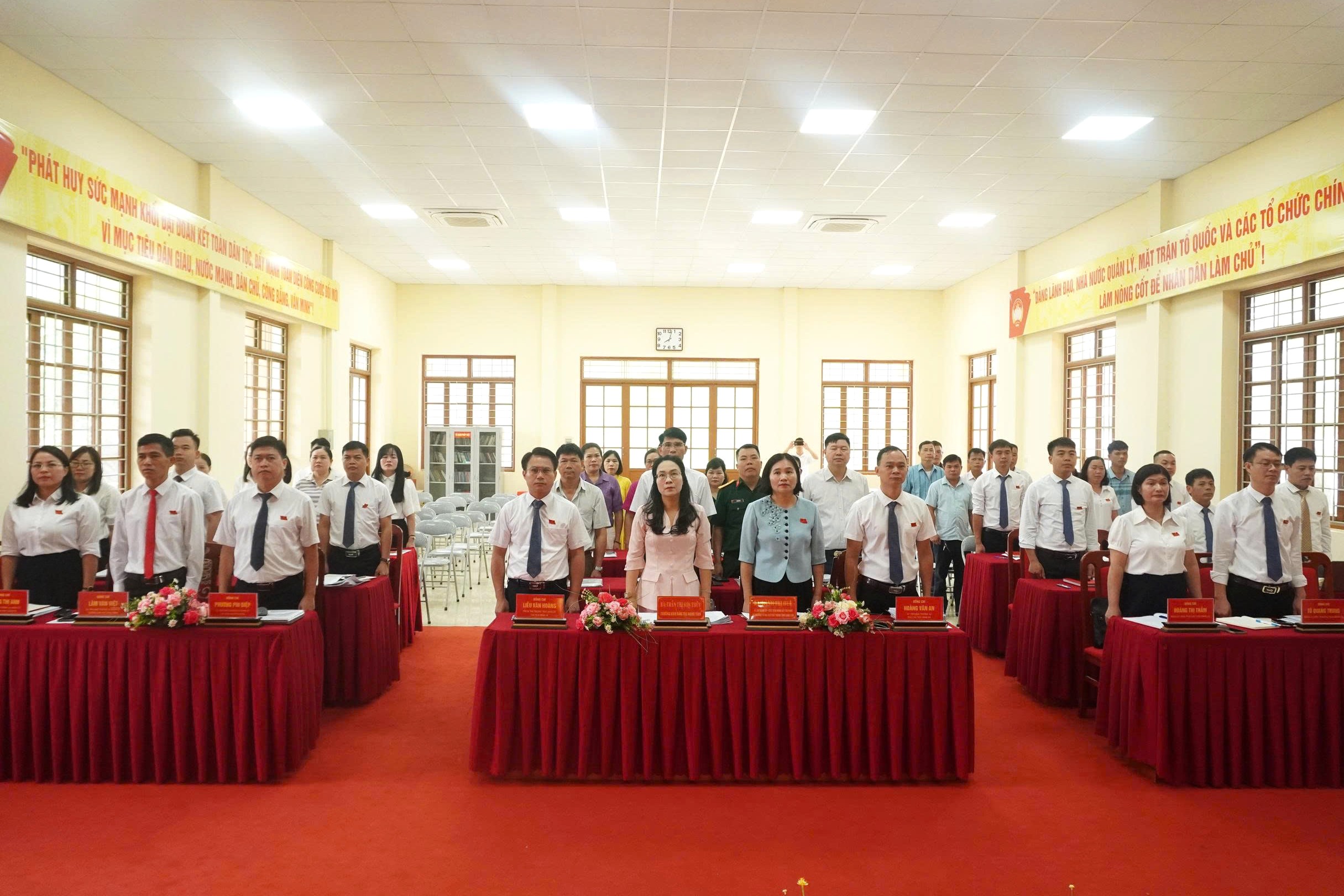 Kỳ họp thứ Tư HĐND xã Khánh Khê khóa II: Thảo luận 14 nội dung, chất vấn 03 nhóm vấn đề